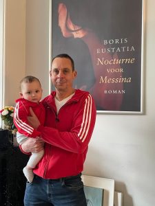 Poseren met baby Adam bij Nocturne voor Messina